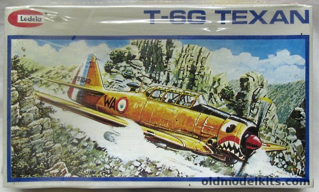 Lodela 1/72 T-6G Texan - EALA 13/72 Algerian 1957 or Gabon Air Force 1976, RH-9276 plastic model kit